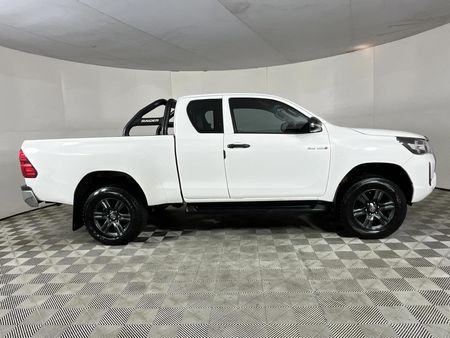 2023-Toyota-Hilux-24-GD-6-Raised-Body-Raider-Extended-Cab_11