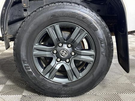 2023-Toyota-Hilux-24-GD-6-Raised-Body-Raider-Extended-Cab_4