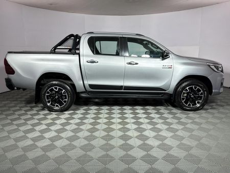 2019-Toyota-Hilux-28-GD-6-Raised-Body-Raider-Double-Cab_15