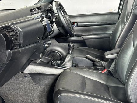 2019-Toyota-Hilux-28-GD-6-Raised-Body-Raider-Double-Cab_8