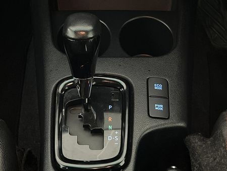 2019-Toyota-Hilux-28-GD-6-Raised-Body-Auto-Raider-Double-Cab_10