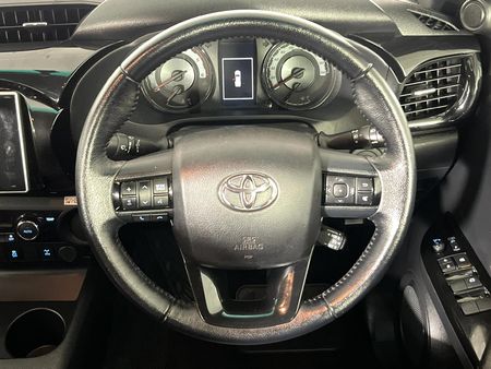 2019-Toyota-Hilux-28-GD-6-Raised-Body-Auto-Raider-Double-Cab_11