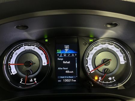 2019-Toyota-Hilux-28-GD-6-Raised-Body-Auto-Raider-Double-Cab_2