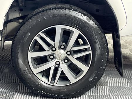 2019-Toyota-Hilux-28-GD-6-Raised-Body-Auto-Raider-Double-Cab_6