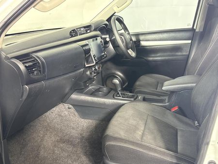 2024-Toyota-Hilux-24GD-6-4x4-Raider-X-Auto-Double-Cab_8