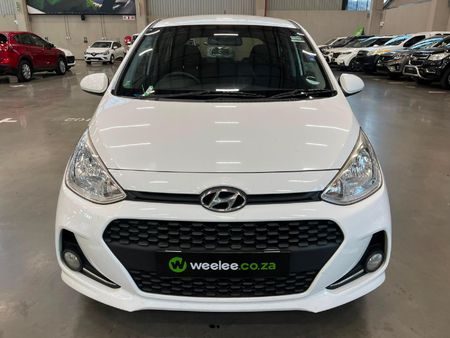 2020-Hyundai-Grand-i10-10-Motion_7