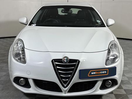 2015-Alfa-Romeo-Giulietta-14T-Distinctive-Auto_13