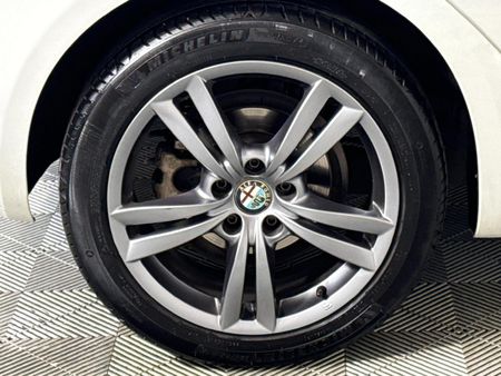 2015-Alfa-Romeo-Giulietta-14T-Distinctive-Auto_7