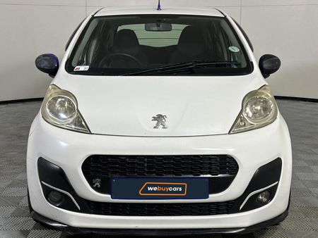 2013-Peugeot-107-Urban_13