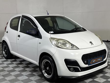 2013-Peugeot-107-Urban_14