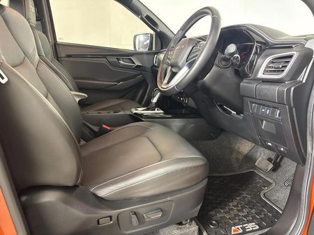2024-Isuzu-D-Max-30-TD-AT35-4x4-Auto-Double-Cab_9
