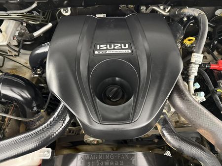 2021-Isuzu-D-Max-300-LX-Double-Cab_10