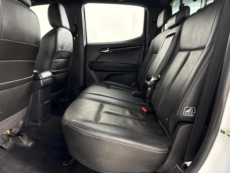 2021-Isuzu-D-Max-300-LX-Double-Cab_3