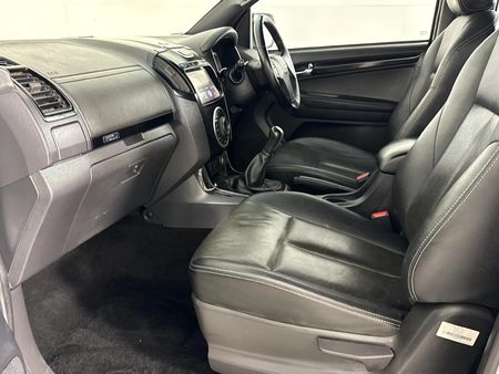 2021-Isuzu-D-Max-300-LX-Double-Cab_5