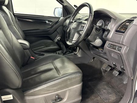 2021-Isuzu-D-Max-300-LX-Double-Cab_6