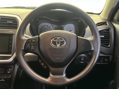 2021-Toyota-Urban-Cruiser-15-Xs_9