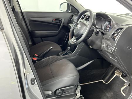 2023-Toyota-Urban-Cruiser-15-Xs-Auto_8