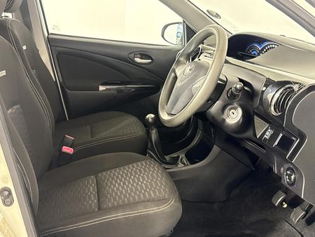 2017-Toyota-Etios-Cross-15-XS-5-dr_9