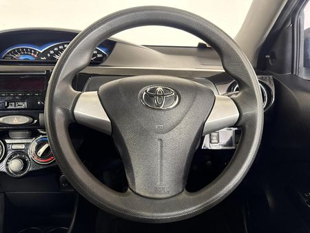2017-Toyota-Etios-Cross-15-XS-5-dr_12