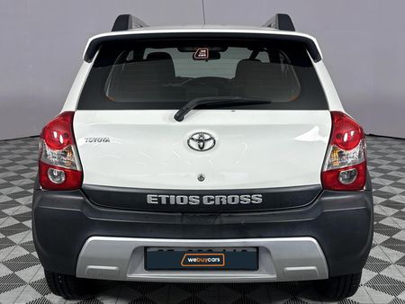 2017-Toyota-Etios-Cross-15-XS-5-dr_18