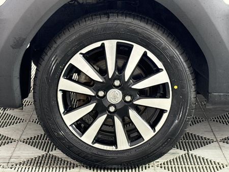 2017-Toyota-Etios-Cross-15-XS-5-dr_4