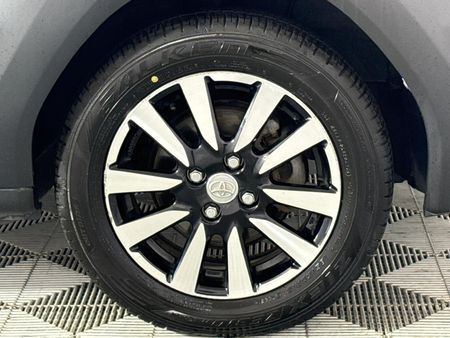 2017-Toyota-Etios-Cross-15-XS-5-dr_5