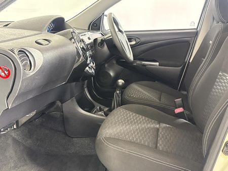 2017-Toyota-Etios-Cross-15-XS-5-dr_8