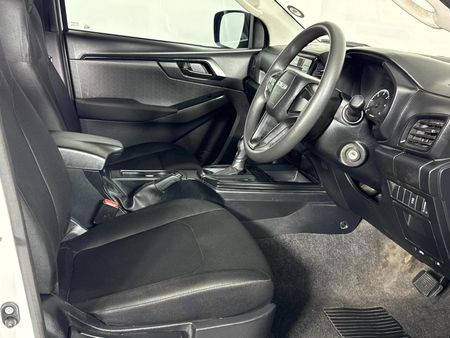 2023-Isuzu-D-Max-19-DDI-HR-L-Auto-Single-Cab_7