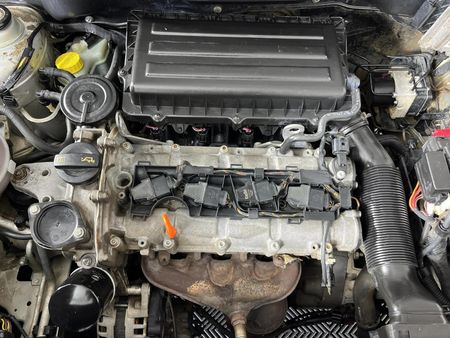 2011-Volkswagen-Polo-Vivo-14-5-dr_13