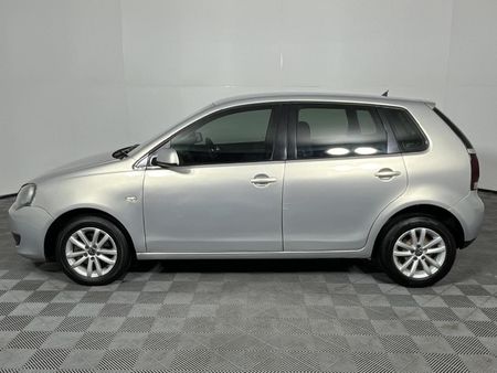 2011-Volkswagen-Polo-Vivo-14-5-dr_19