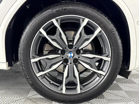 2021-BMW-X4-xDrive20d-M-Sport_5