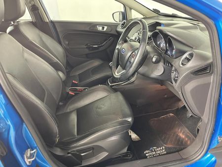 2015-Ford-Fiesta-10-EcoBoost-Titanium-5-dr_9