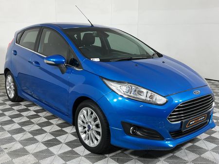 2015-Ford-Fiesta-10-EcoBoost-Titanium-5-dr_15