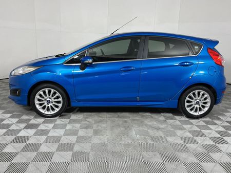 2015-Ford-Fiesta-10-EcoBoost-Titanium-5-dr_18