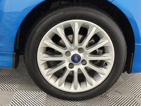 2015-Ford-Fiesta-10-EcoBoost-Titanium-5-dr_5