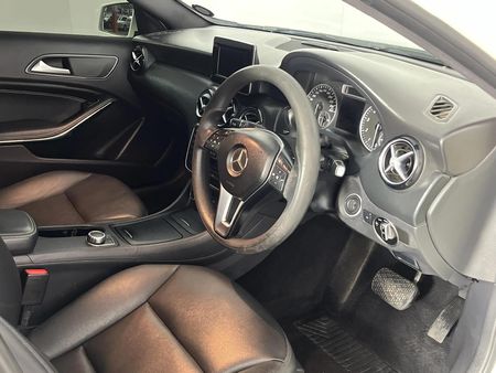 2013-Mercedes-Benz-A-Class-A-180-BE-Auto_9