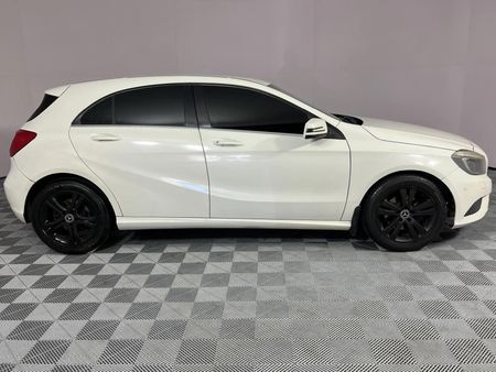 2013-Mercedes-Benz-A-Class-A-180-BE-Auto_17