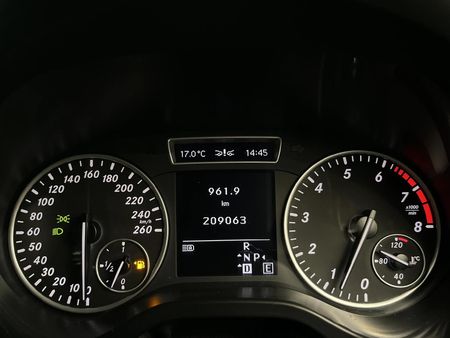 2013-Mercedes-Benz-A-Class-A-180-BE-Auto_2