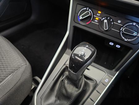 2026-Volkswagen-Polo-10-TSI-Life-Auto-DSG_3