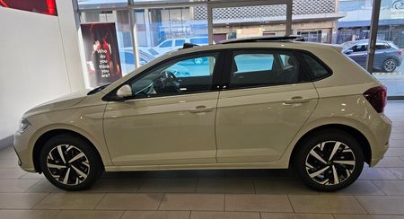 2026-Volkswagen-Polo-10-TSI-Life-Auto-DSG_8
