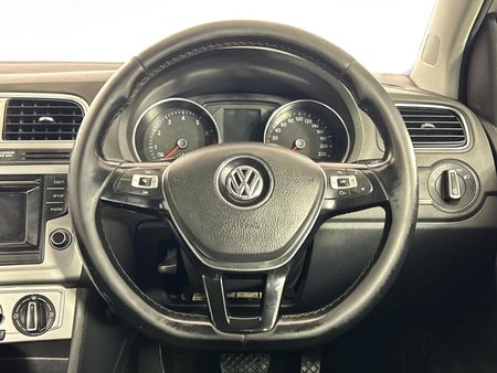2016-Volkswagen-Polo-12-TSI-Highline-Auto-81kW_11