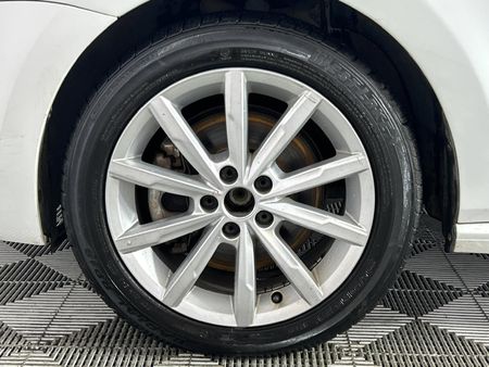 2016-Volkswagen-Polo-12-TSI-Highline-Auto-81kW_4