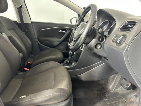 2016-Volkswagen-Polo-12-TSI-Highline-Auto-81kW_8