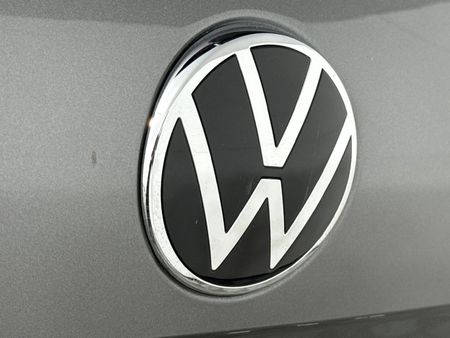 2023-Volkswagen-Touareg-30-TDI-V6-Executive_11