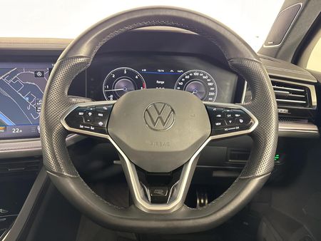 2023-Volkswagen-Touareg-30-TDI-V6-Executive_13