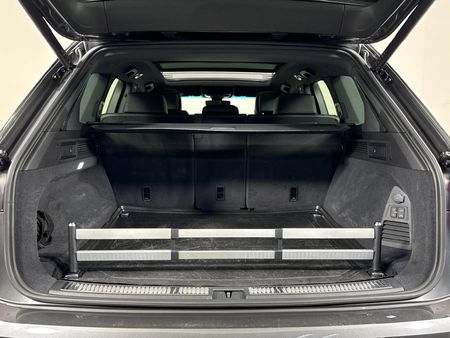 2023-Volkswagen-Touareg-30-TDI-V6-Executive_16
