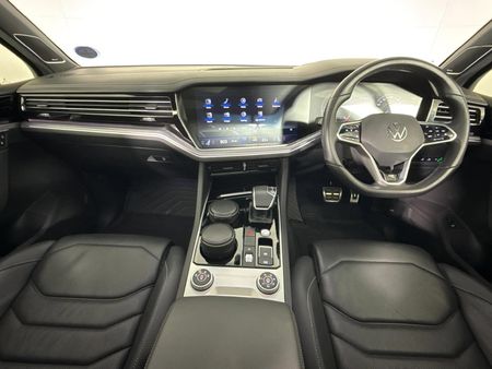 2023-Volkswagen-Touareg-30-TDI-V6-Executive_1