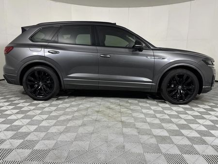 2023-Volkswagen-Touareg-30-TDI-V6-Executive_19