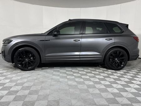 2023-Volkswagen-Touareg-30-TDI-V6-Executive_21