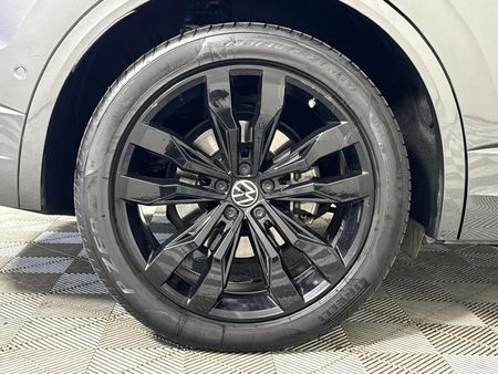 2023-Volkswagen-Touareg-30-TDI-V6-Executive_6